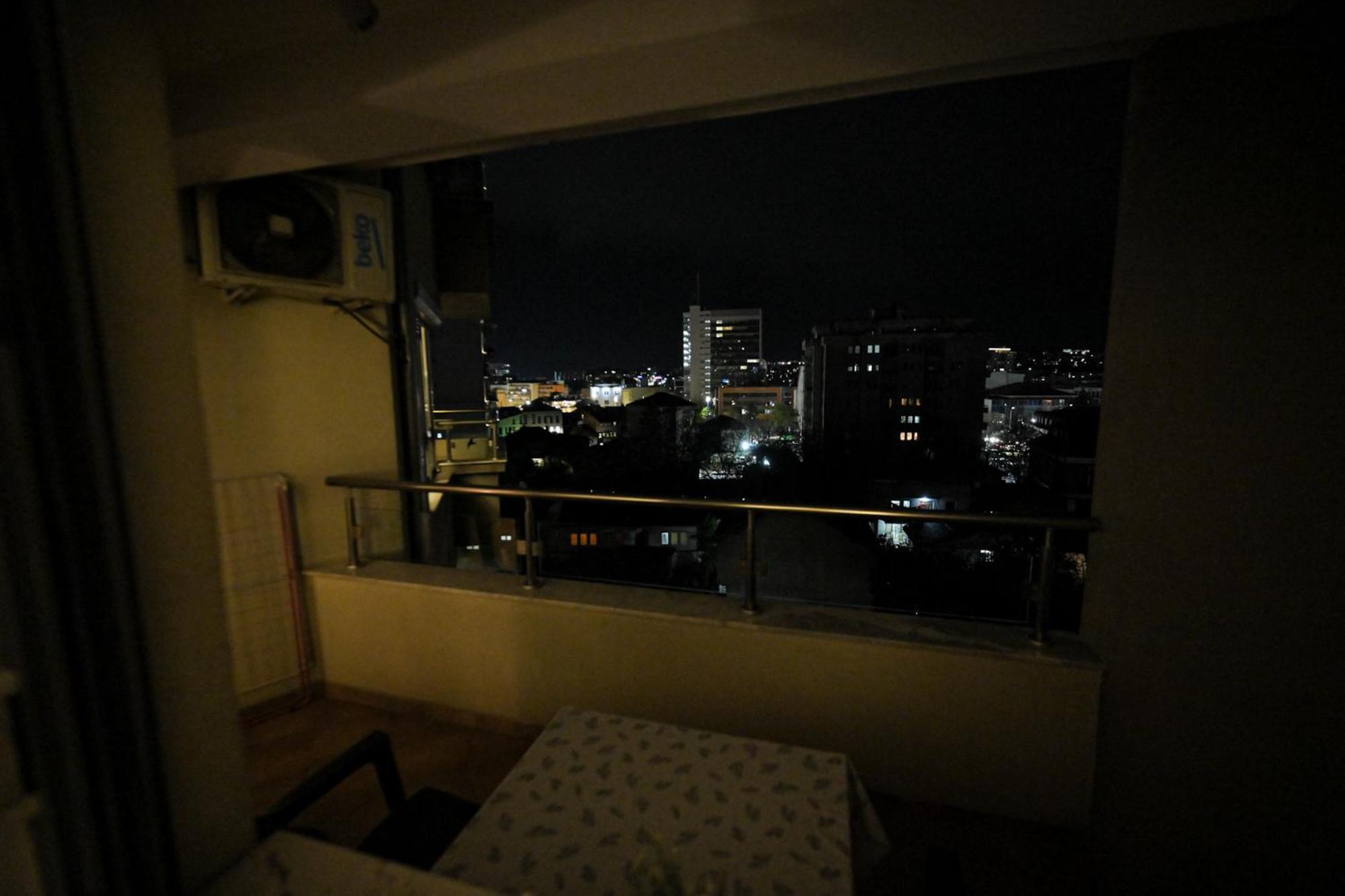 L&B Studio Apartment Приштина Экстерьер фото
