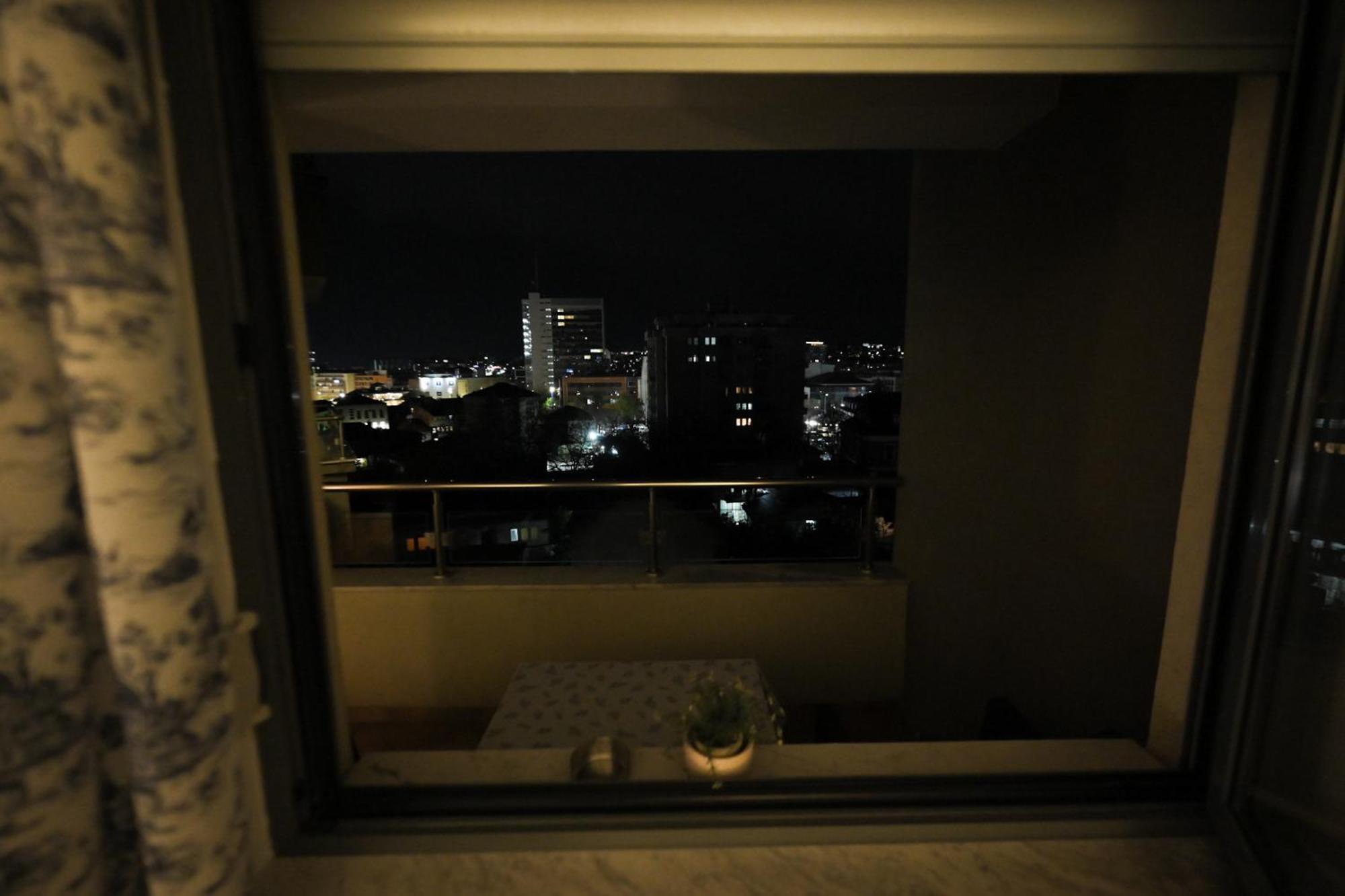 L&B Studio Apartment Приштина Экстерьер фото